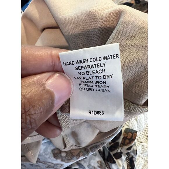 Sleeveless Animal Print Dress - Picture 9 of 9